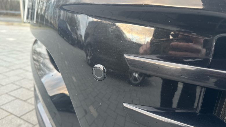 Land Rover Discovery 3.0 D300 R-Dynamic HSE 5dr Auto Diesel Station Wagon